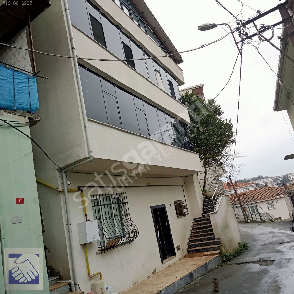 İstinye koru Mahallesi'nde komple KİRALIK.bina
