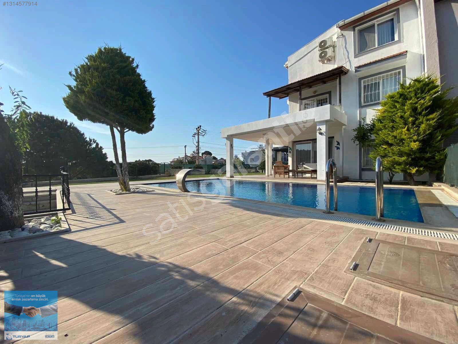 Altınyunus Mevkii 4+1 Müstakil Havuzlu Kiralık Villa