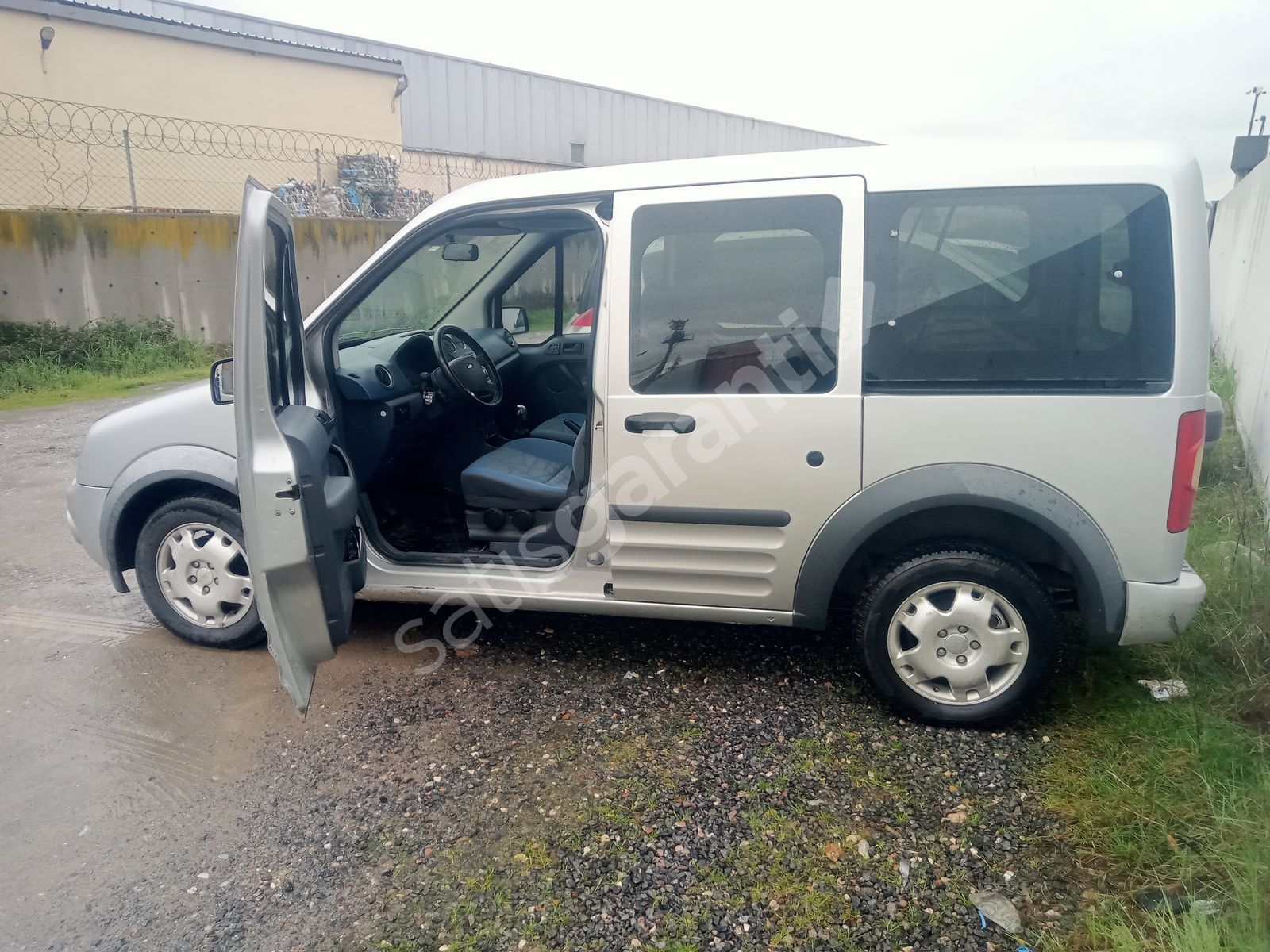 Acil satılık 173binde 90lık Ford connet 