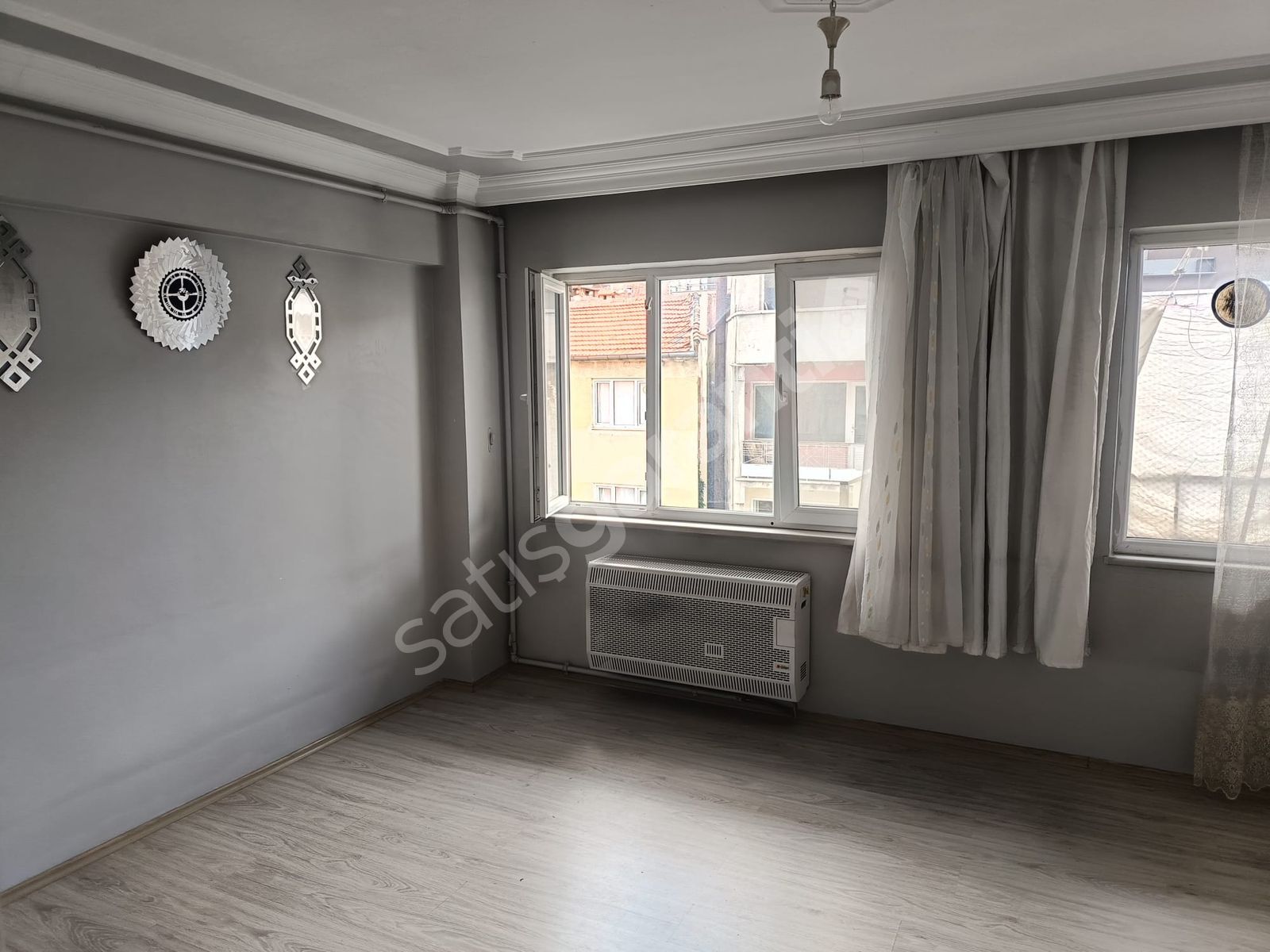 BURSA OSMANGAZİ SAKARYA MH MERKEZİ KONUMDA SATILIK DAİRE