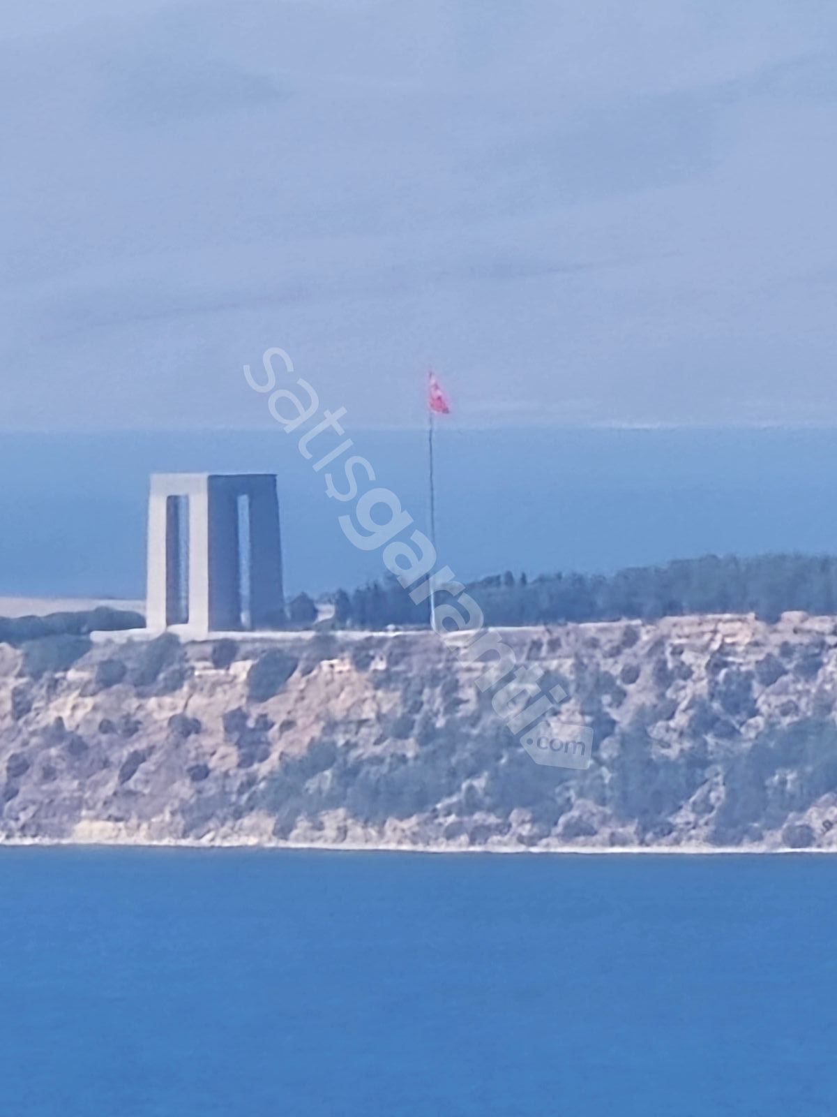 ERENKÖYDE KAPANMAZ DENİZ VE ABİDE MANZARALI 433 m2 ARSA 