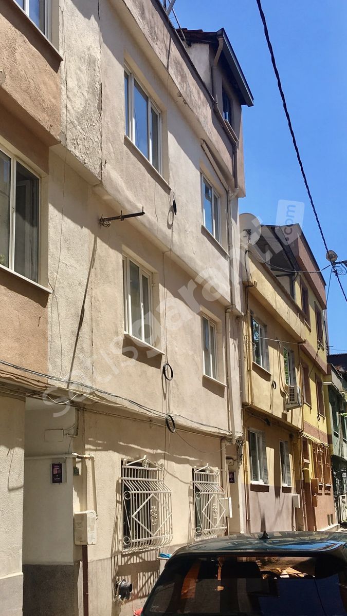 BURSA OSMANGAZİ KEMERÇEŞME MH ÜÇ KATLI SATILIK EV FIRSATI