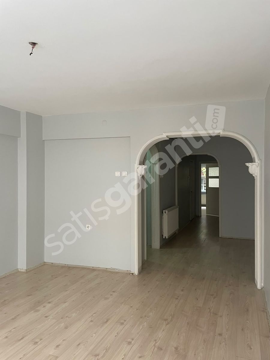 BURSA OSMANGAZİ SELİMİYE MH MERKEZİ KONUMDA KİRALIK DAİRE